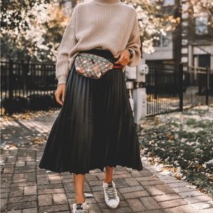 Express Black Pleated Midi Skirt Sz XS